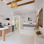 Naxos Boutique Luxury Minimalism In Filótion