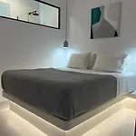 Naxos Boutique Luxury Minimalism In 公寓 *